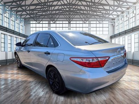 Used 2016 Toyota Camry LE FWD image 6