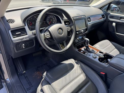 Used 2015 Volkswagen Touareg VR6 AWD/4WD image 15