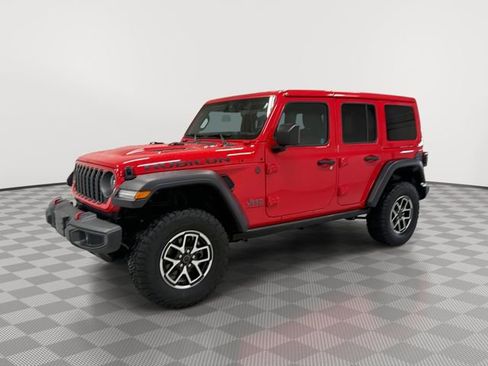 Used 2025 Jeep Wrangler Unlimited Rubicon w/ Convenience Group AWD/4WD image 7