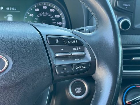 Used 2018 Hyundai Kona SEL w/ SEL Tech Package 02 FWD image 16