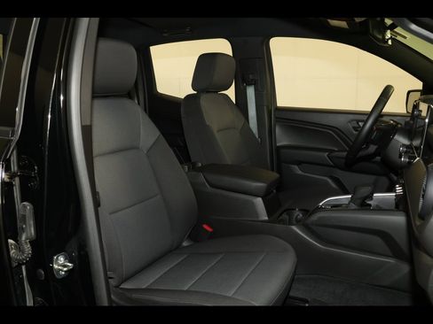 Used 2025 Chevrolet Colorado W/T w/ WT Custom Package image 30