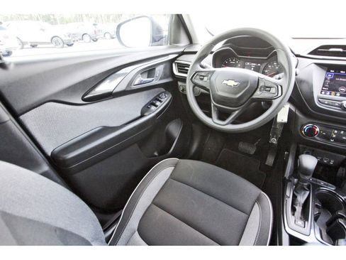 Used 2023 Chevrolet TrailBlazer LS image 11