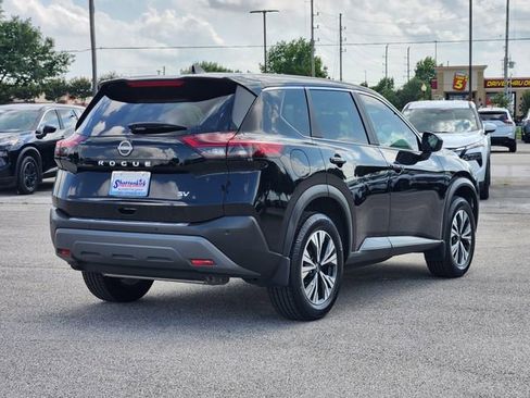 Used 2023 Nissan Rogue SV image 4