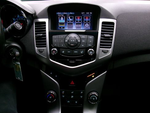 Used 2013 Chevrolet Cruze LT w/ Enhanced Safety Package image 11