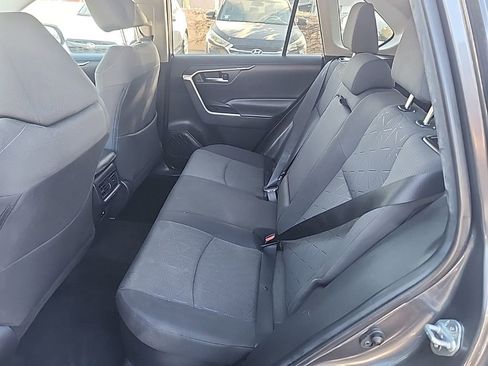 Used 2021 Toyota RAV4 XLE w/ Convenience Package image 11