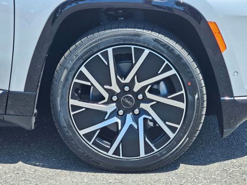 New 2025 Jeep Wagoneer S Limited image 10