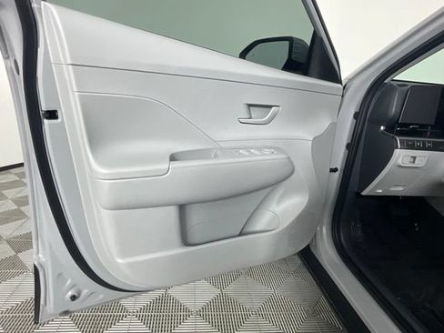 Used 2025 Hyundai Kona SEL FWD image 10