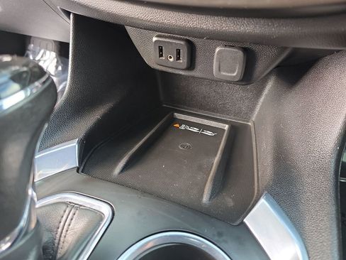 Used 2018 Chevrolet Traverse Premier image 18