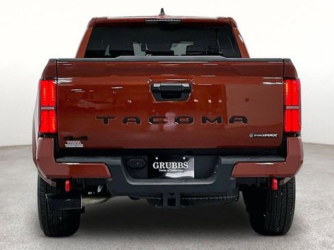 Used 2025 Toyota Tacoma TRD Sport AWD/4WD image 5