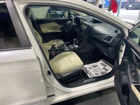 Used 2018 Subaru Impreza 2.0i Premium image 16