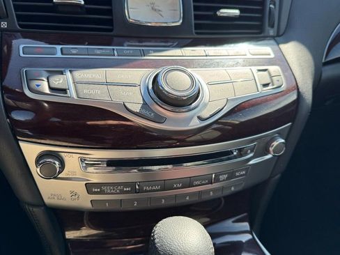 Used 2016 INFINITI Q70 3.7 image 20