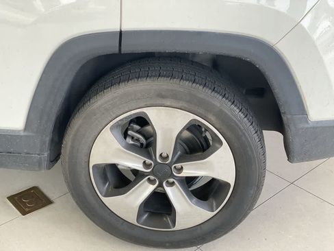 Used 2018 Jeep Compass Latitude w/ Popular Equipment Group AWD/4WD image 13