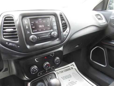 Used 2017 Jeep Compass Sport w/ Cold Weather Group AWD/4WD image 26