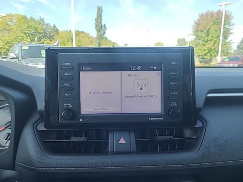 Used 2022 Toyota RAV4 XLE image 19