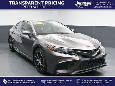 Used 2022 Toyota Camry SE w/ Convenience Package FWD image 1