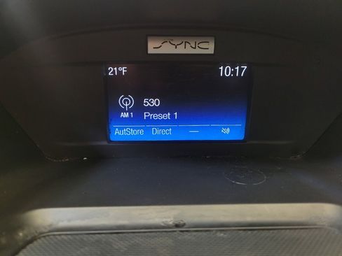 Used 2017 Ford Escape SE image 25