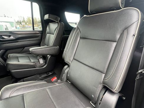 Used 2022 Chevrolet Suburban Premier image 12