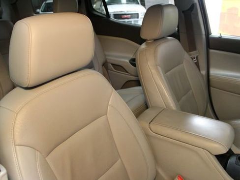 Used 2018 GMC Acadia SLT image 11