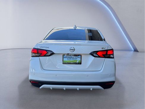 Used 2021 Nissan Versa SV FWD image 5