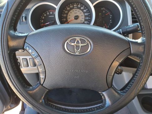 Used 2011 Toyota Tacoma PreRunner image 24