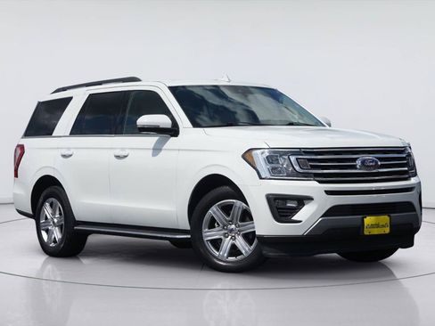 Used 2020 Ford Expedition XLT w/ Equipment Group 202A RWD image 2