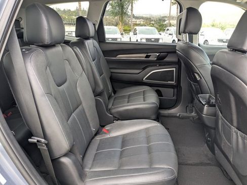 Used 2021 Kia Telluride EX w/ EX Premium Package AWD/4WD image 16