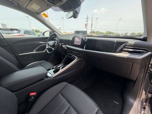 Used 2025 Audi Q5 Premium Plus w/ Premium Plus AWD/4WD image 32