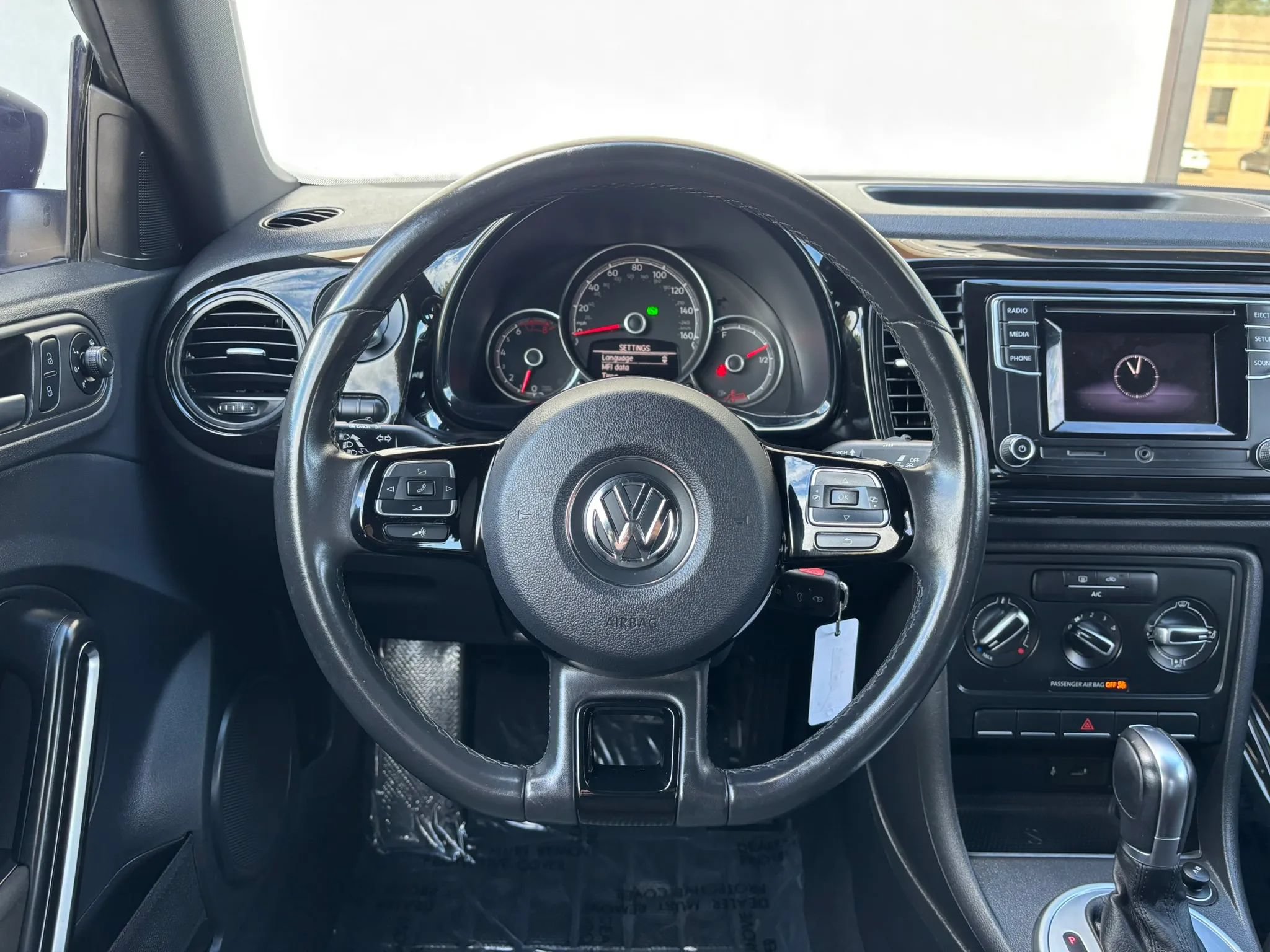 Used 2018 Volkswagen Beetle 2.0T S FWD image 17
