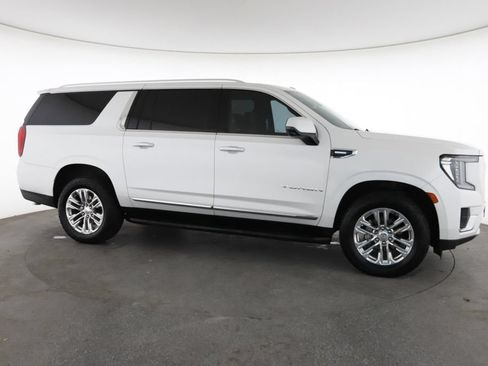Used 2021 GMC Yukon XL SLT w/ SLT Premium Package AWD/4WD image 15