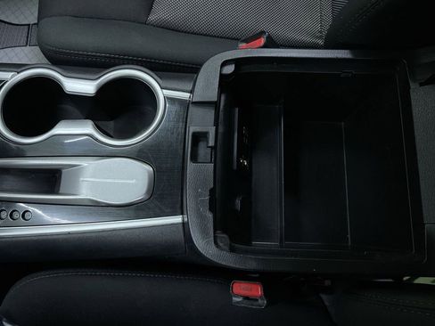 Used 2018 Nissan Pathfinder SV image 24