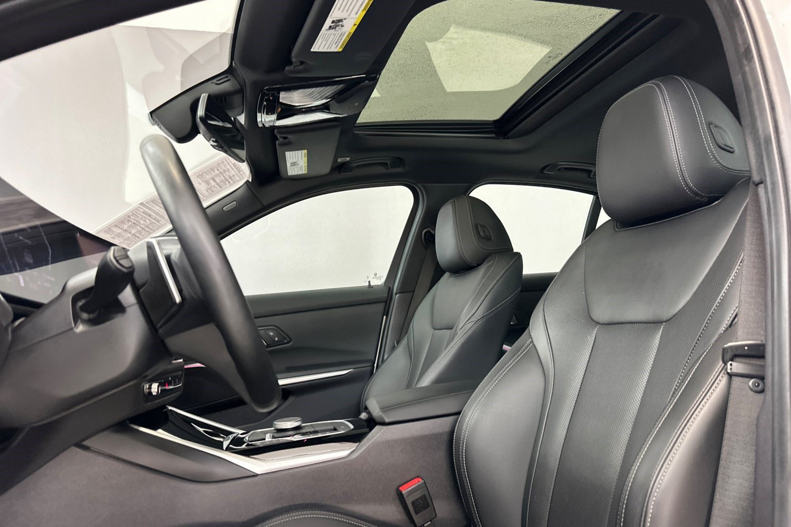 Certified 2024 BMW 330i Sedan w/ Premium Package RWD image 23