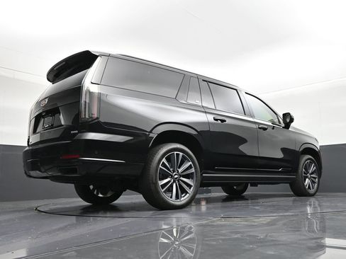 Used 2025 Cadillac Escalade ESV Sport w/ Touring Package RWD image 24