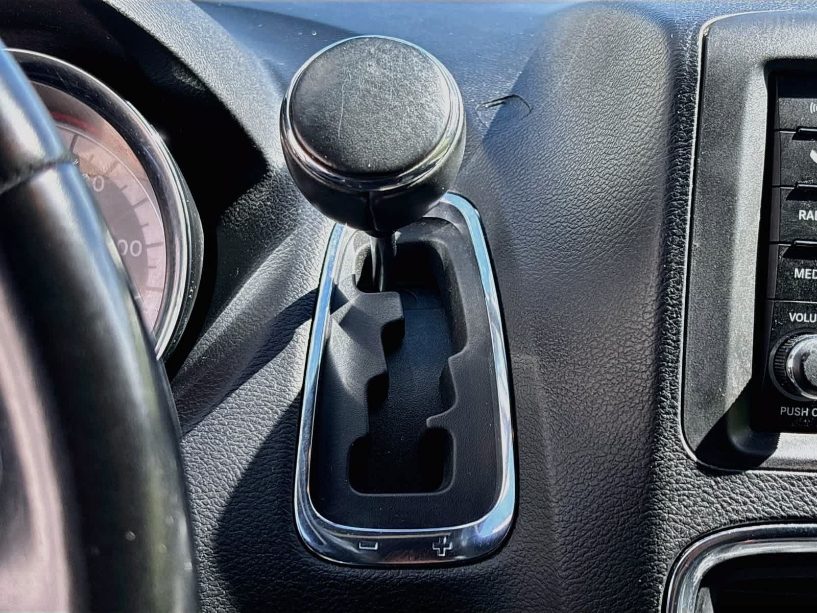 Used 2018 Dodge Grand Caravan SXT FWD image 16