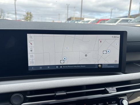 Used 2025 Hyundai Tucson Limited image 24