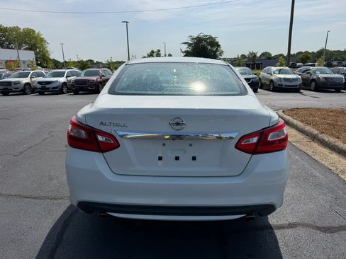 Used 2016 Nissan Altima 2.5 S w/ Power Driver Seat Package FWD image 6
