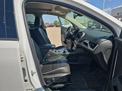 Used 2019 GMC Terrain Denali w/ GMC Pro Grade Package AWD/4WD image 15