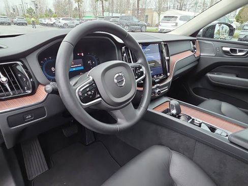 Certified 2023 Volvo XC60 B5 Plus w/ Climate Package image 7