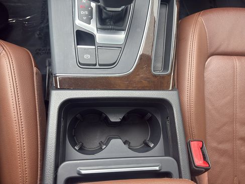 Used 2019 Audi Q5 2.0T Premium AWD/4WD image 25