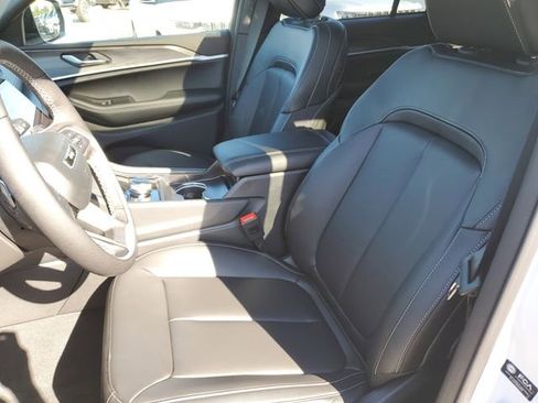 New 2025 Jeep Grand Cherokee Limited w/ Black Appearance Package image 15