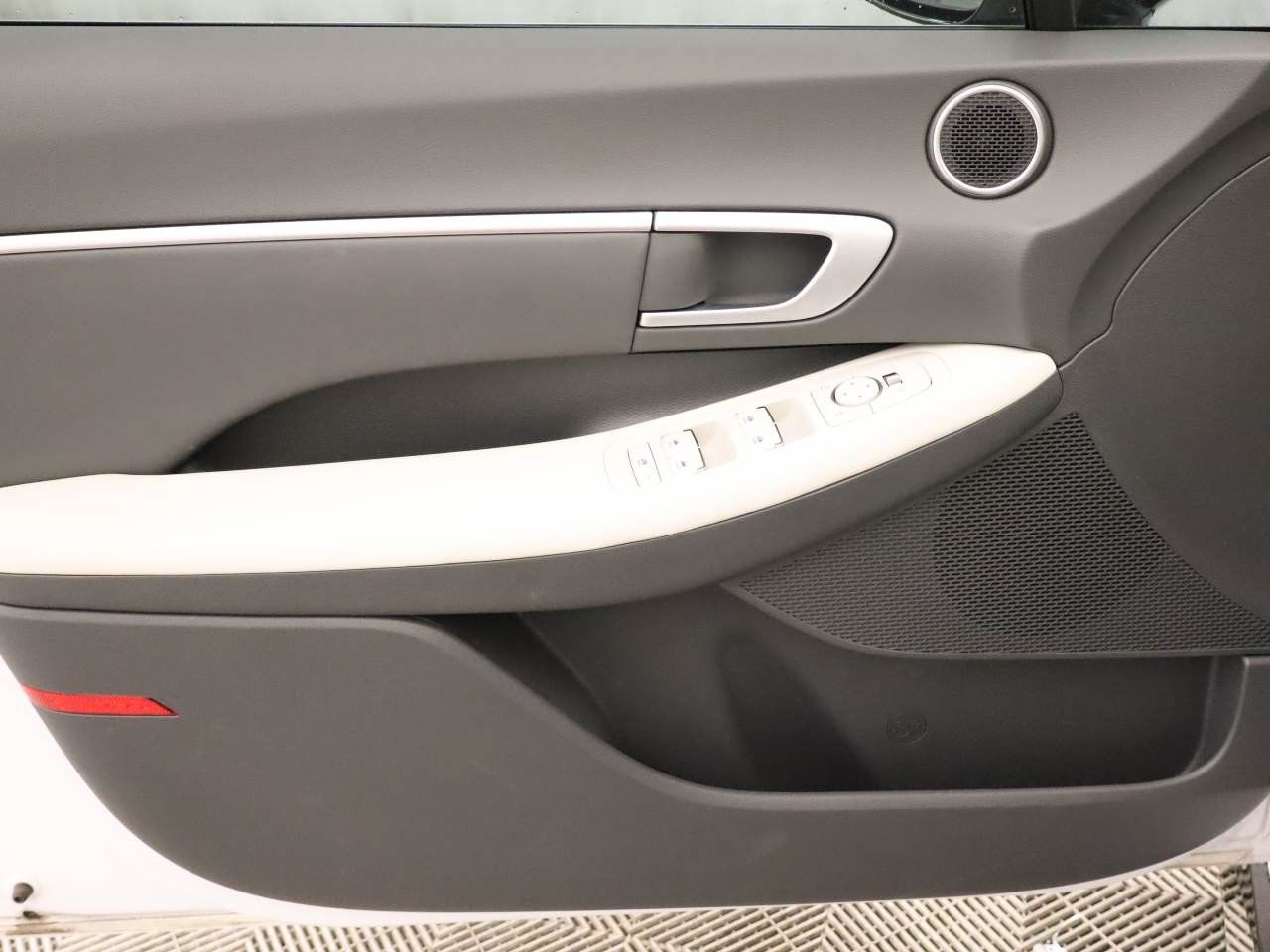 Used 2026 Hyundai Sonata SEL FWD image 16