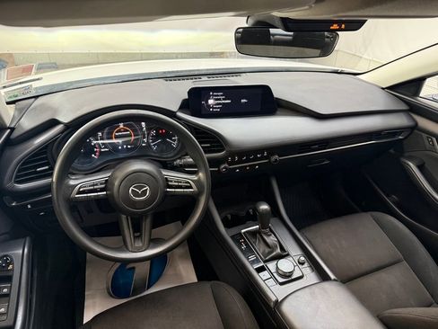 Used 2022 MAZDA MAZDA3 s image 10