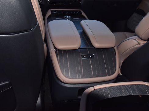 New 2025 Lincoln Navigator L Black Label image 28
