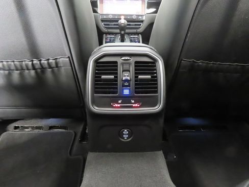 Certified 2026 Porsche Macan AWD/4WD image 32