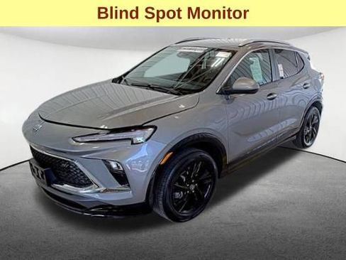 Used 2024 Buick Encore GX Sport Touring AWD/4WD image 4