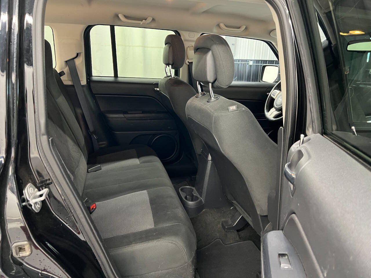 Used 2016 Jeep Patriot Latitude AWD/4WD image 10