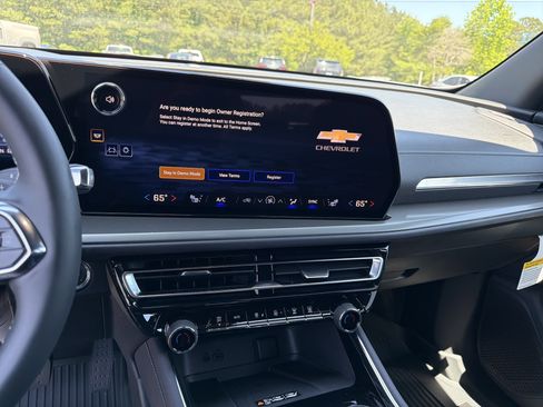 New 2026 Chevrolet Traverse LT w/ Sun and Wheel Package FWD image 29