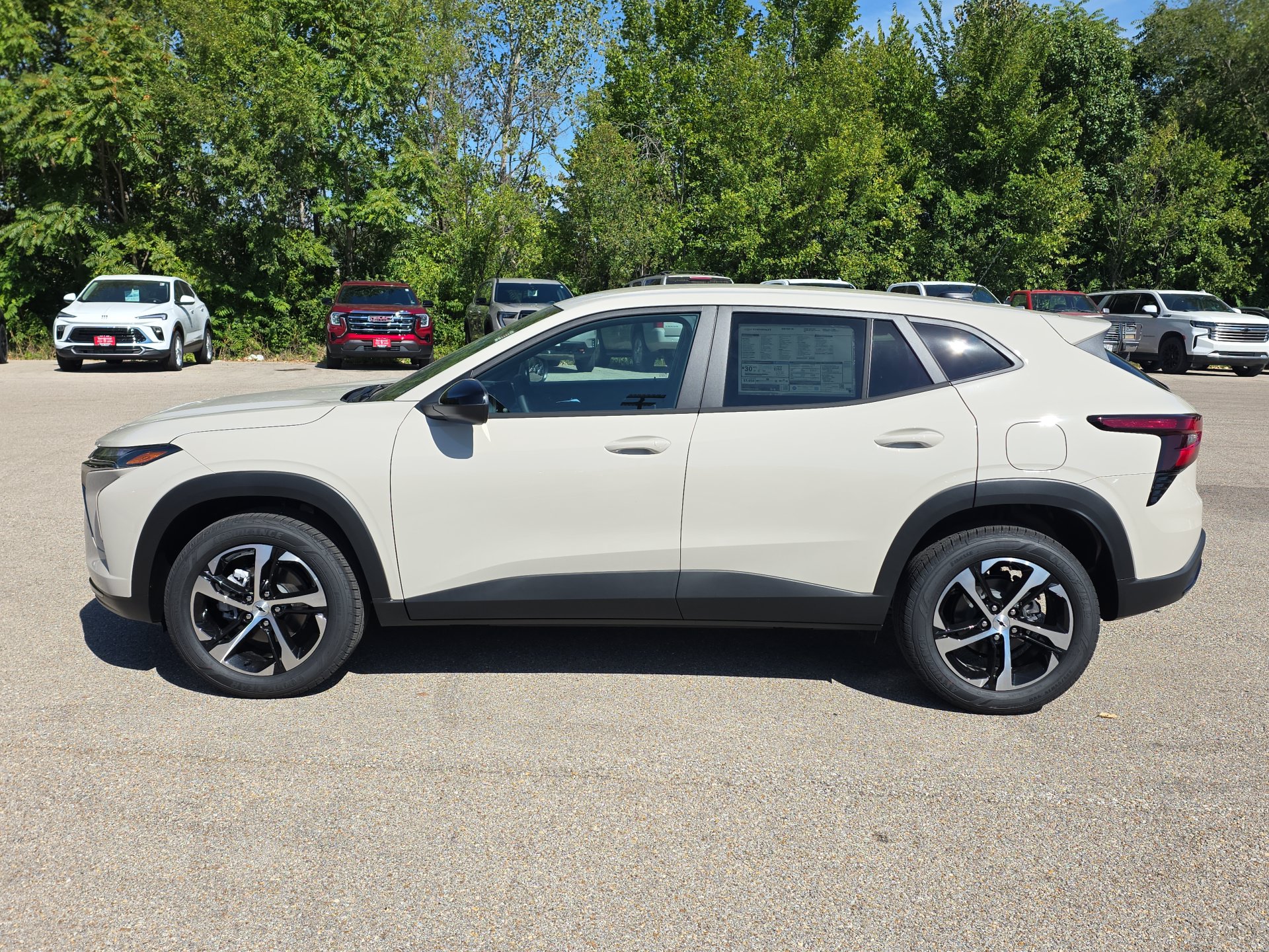 New 2026 Chevrolet Trax RS w/ Driver Confidence Package FWD image 5