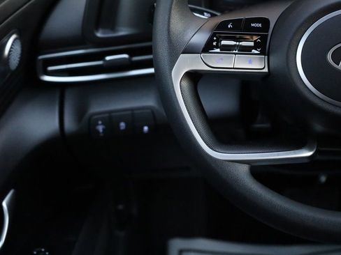 Used 2025 Hyundai Elantra SE w/ Cargo Package image 27