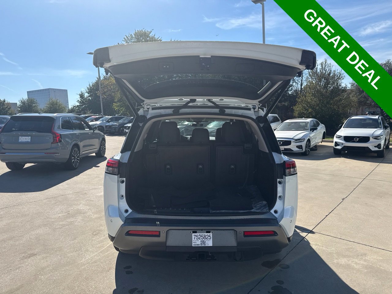 Used 2026 Nissan Pathfinder Platinum w/ Accent Package AWD/4WD image 17