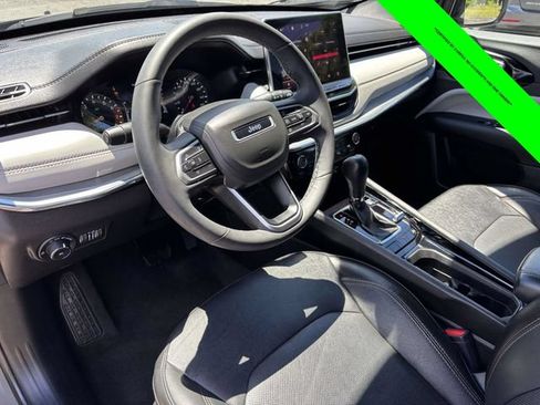 Used 2023 Jeep Compass Limited AWD/4WD image 8